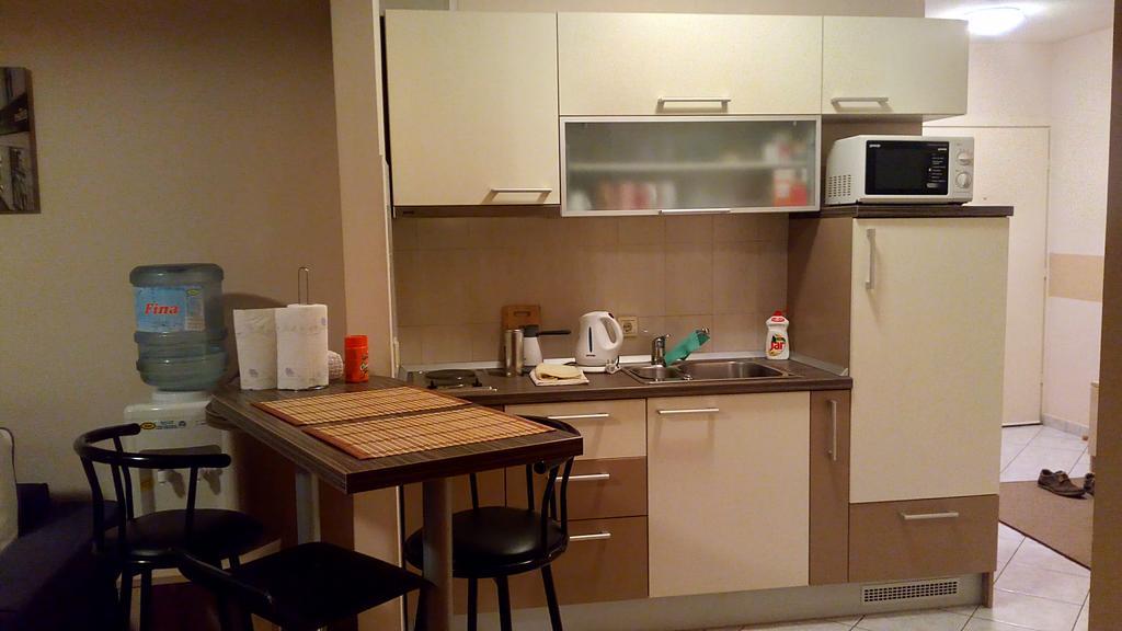 Apartment Viktor,Parking Osijek Exterior foto